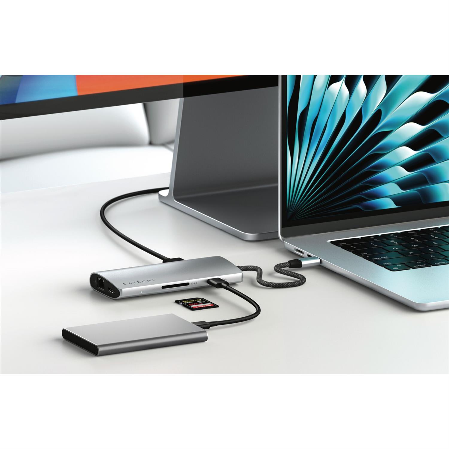 Satechi USB-C Multiport Adapter 8K mit Ethernet V3 in Silber